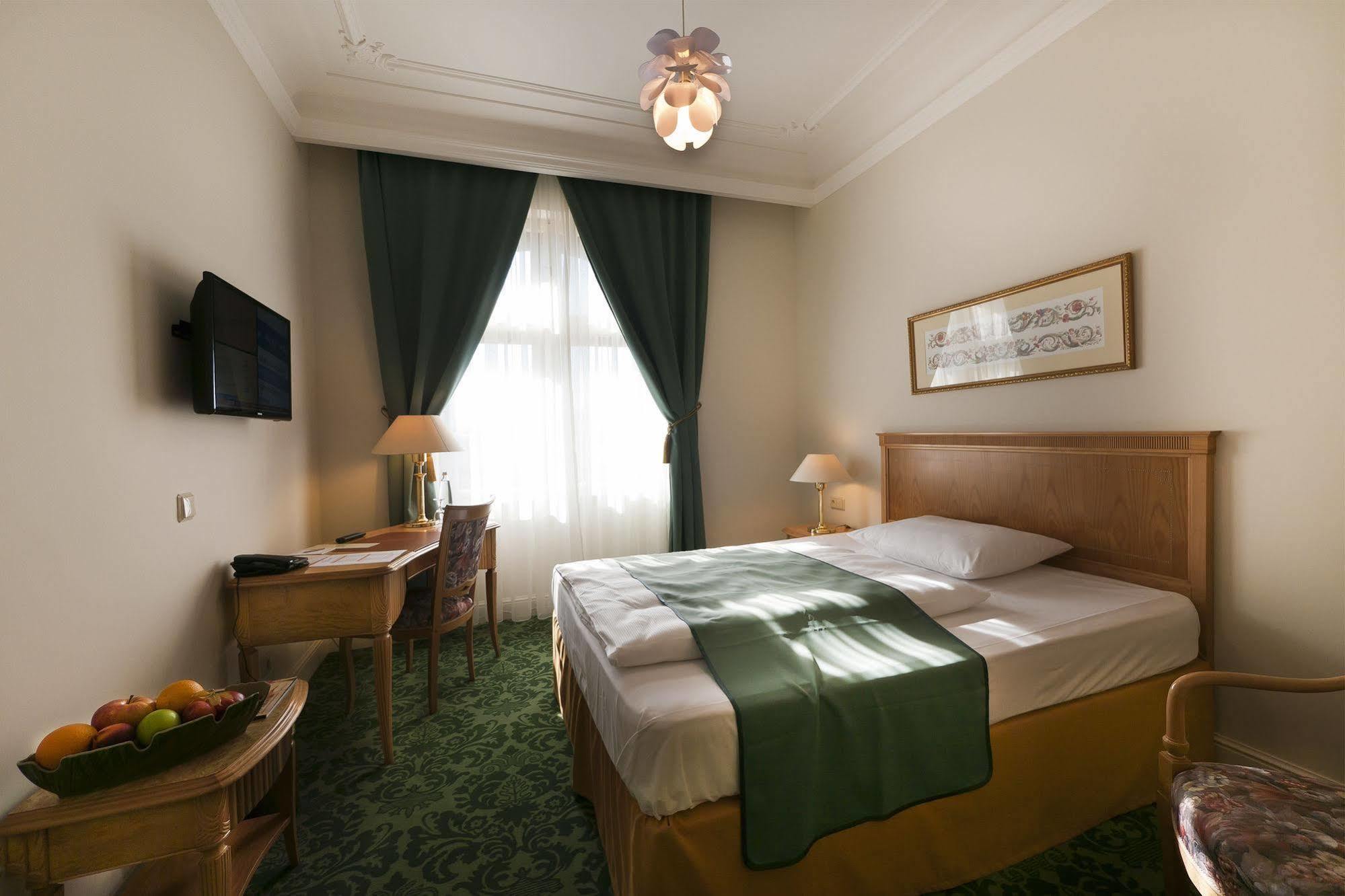Grandhotel Ambassador Narodni Dum 4*